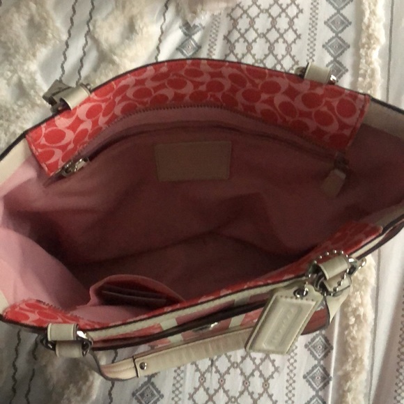 Coach shoulder bag - Picture 3 of 6